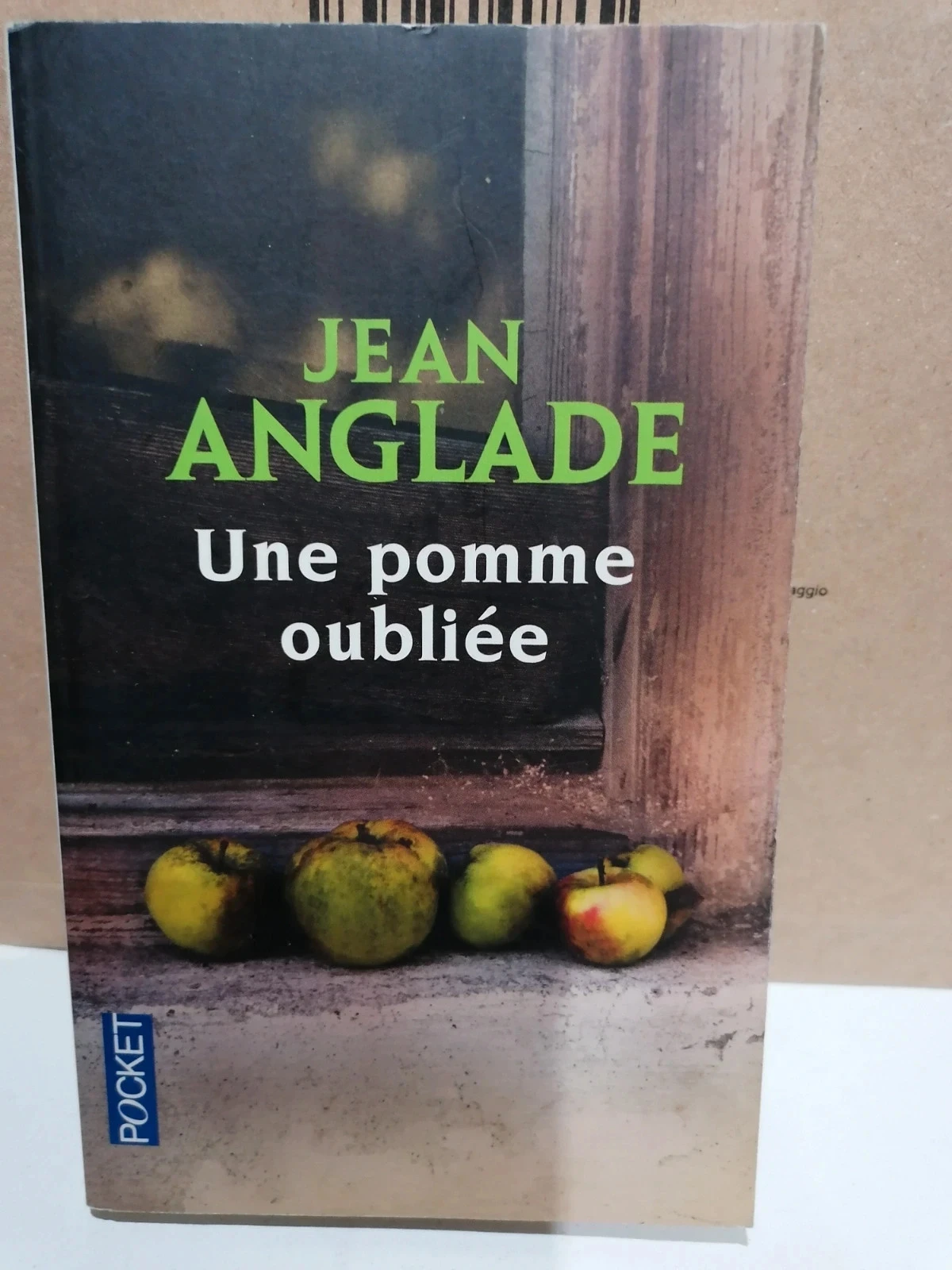 Une pomme oubliée
